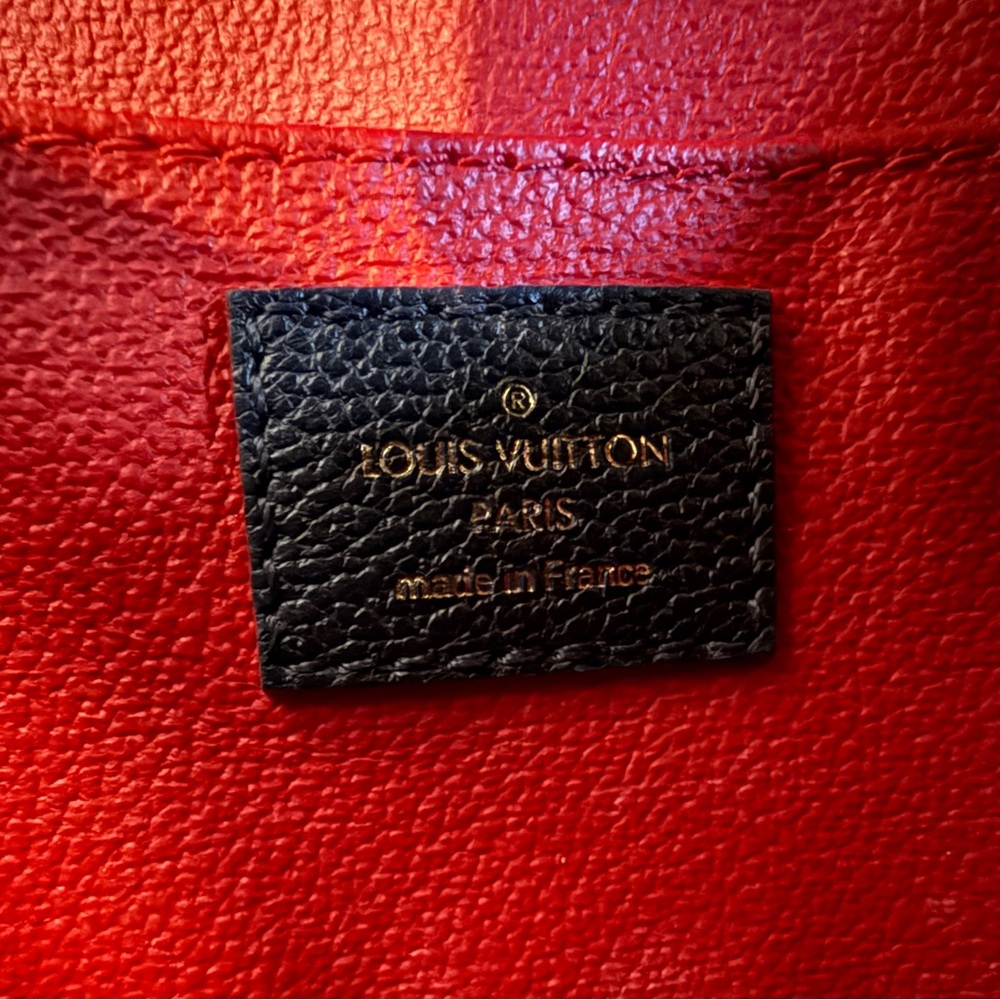 Louis Vuitton Pochette Toilette 26 - Monogram Empriente in Marine - Picture 9 of 11